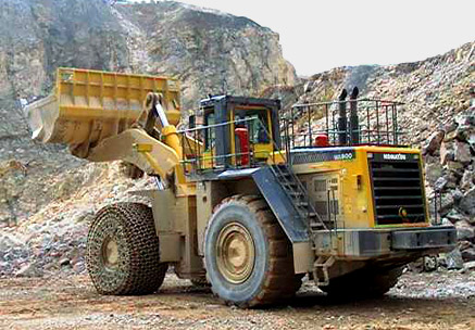 Колесный погрузчик WA900-3